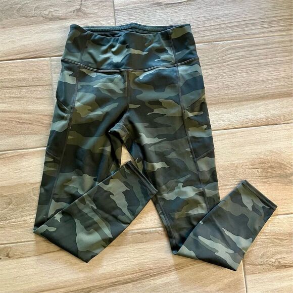 Athleta Pants - Athleta Women's Camo Contender 7/8 Leggings Green Size S Fitness